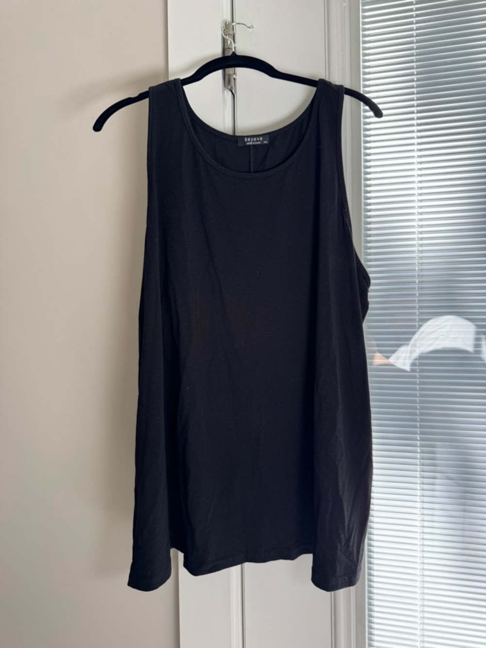 Black Scoop Neck Tank Top - Classic Everyday Layering